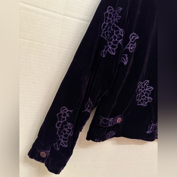 Coldwater Creek Purple Velvet Jacket Embroidered Size M - Picture 3 of 6